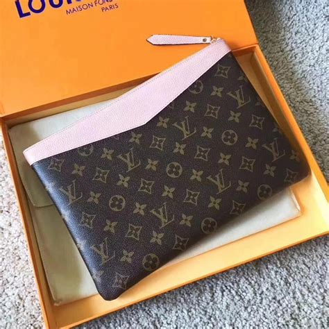 louis vuitton daily pouch pink